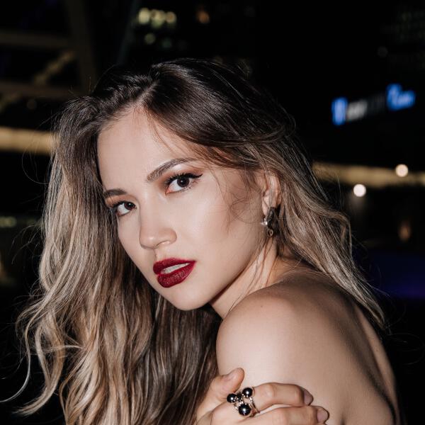 Альбина Ажнова
