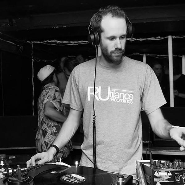 DJ Steaw