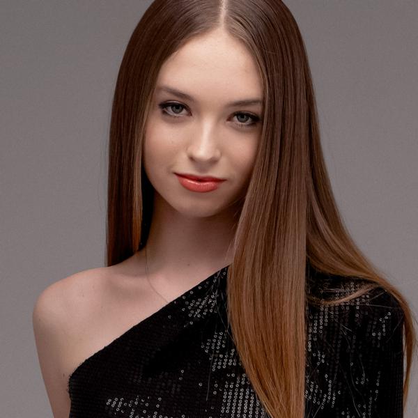 Анна Скуратник