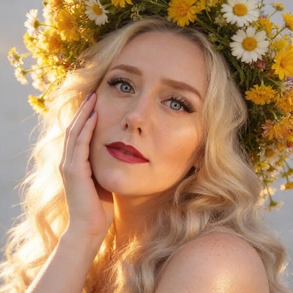 Юлия Ватраль