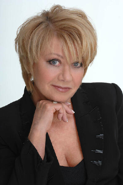 Elaine Paige