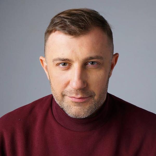 Роман Богданов